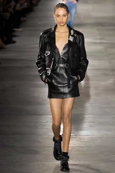 Look 4